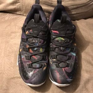 Lebron 13 Low Birds of Paradise